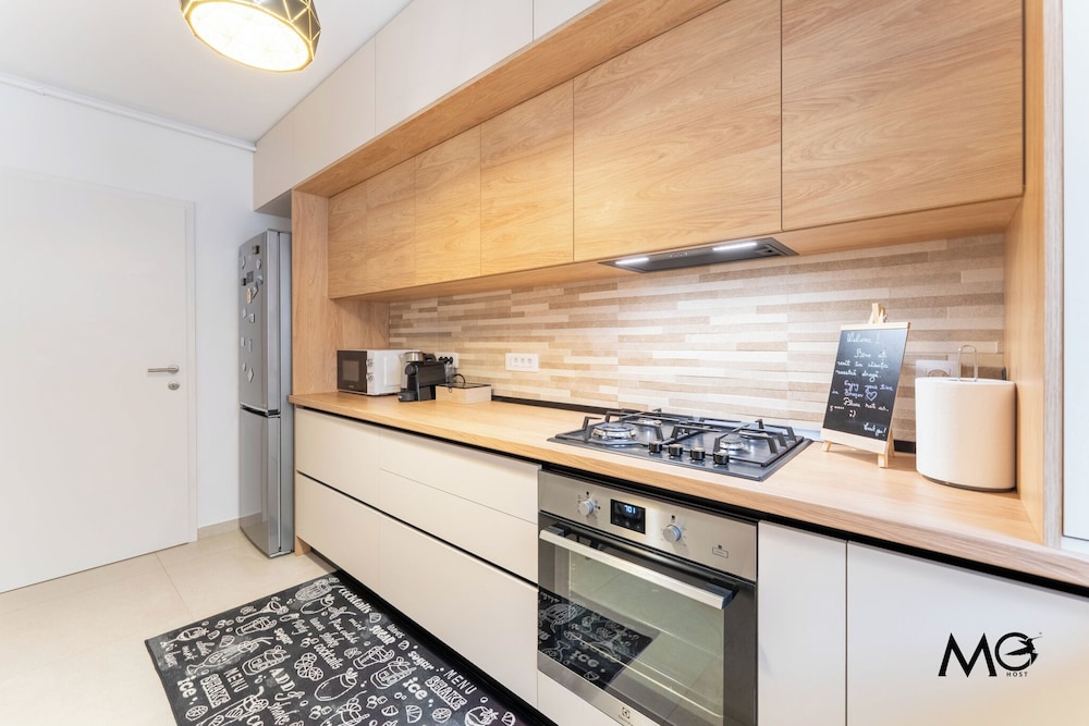 MoHost Sabina - Luxury with Balcony