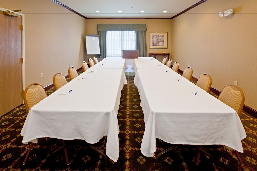 Lebanon Vacations - Holiday Inn Express Lebanon, an IHG Hotel - Property Image 17