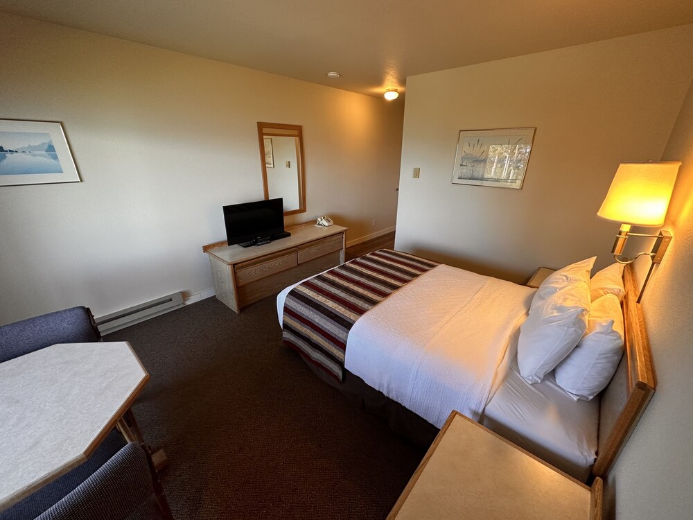 Astoria Crest Motel