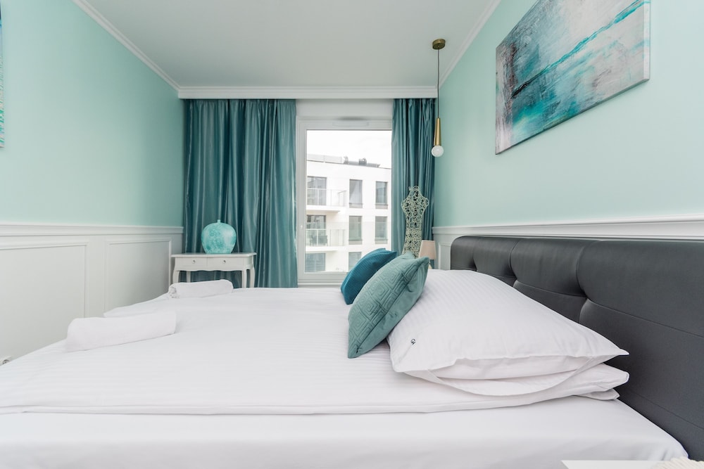 Golden Azzure by Grand Apartments