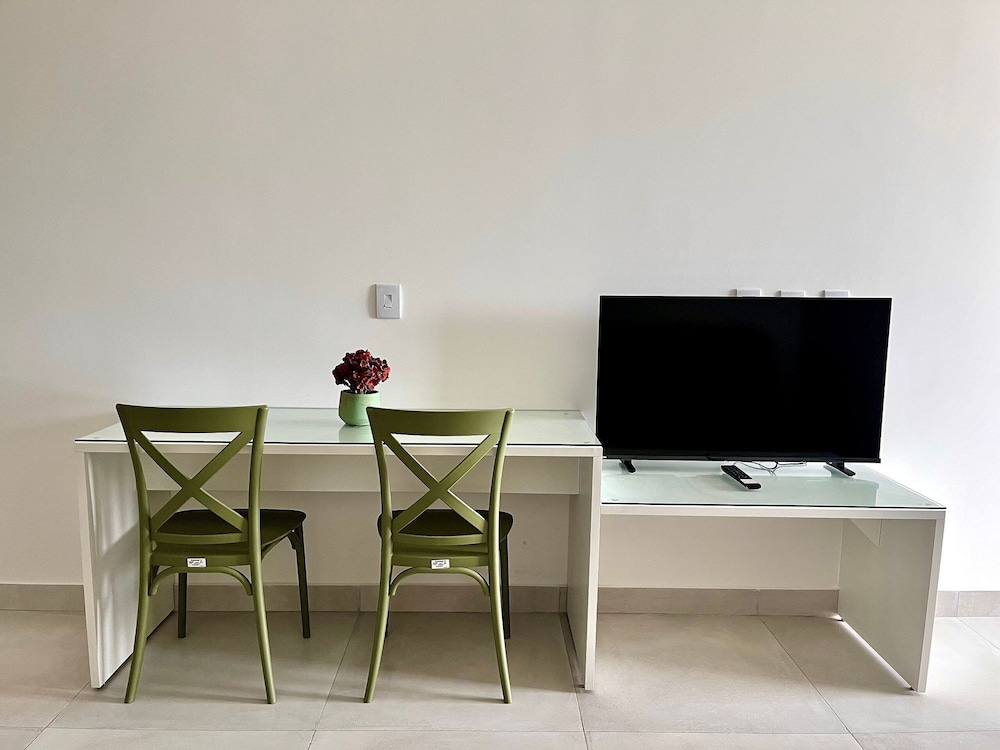 Hyde Park OCEANVIEW - by Living
