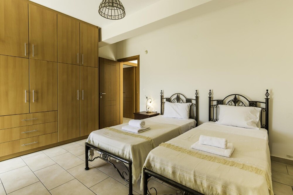 Villa Inna With 3 Bedrooms and 4 Bathrooms