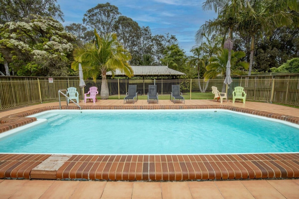 Seafront Getaway Studio, Great Location With Pool