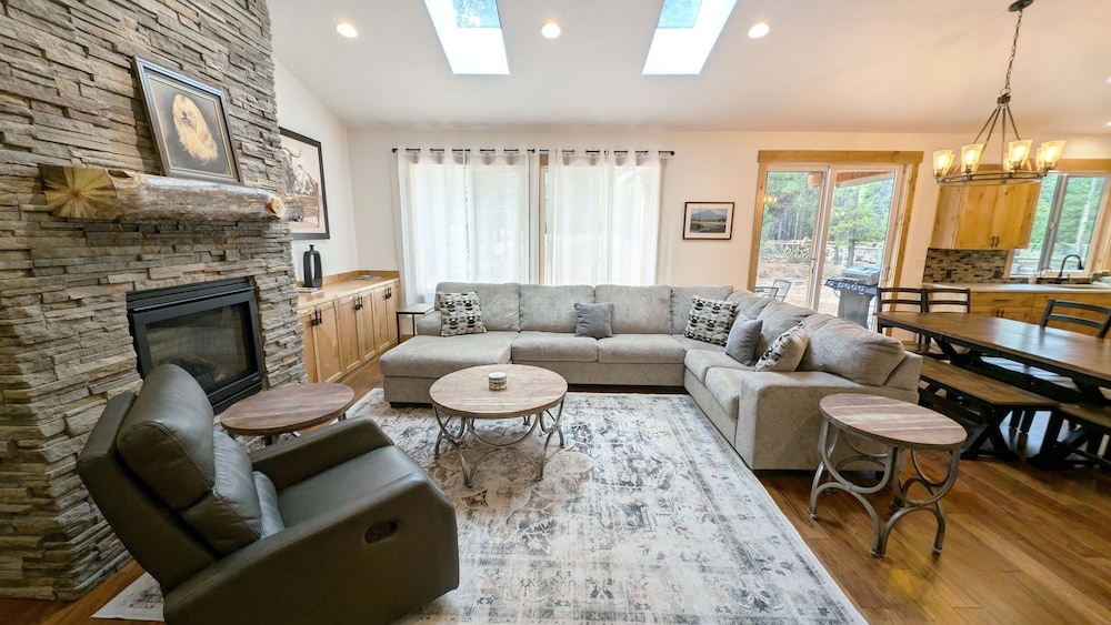 56593 Celestial Dr 4 Bedroom Home