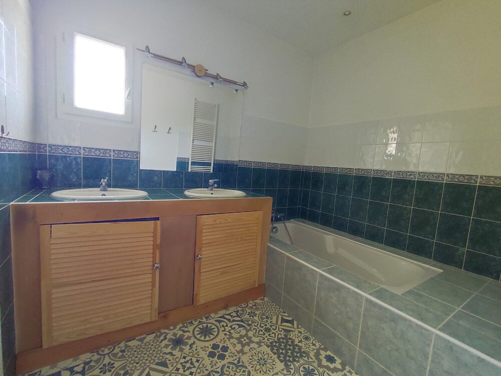 Villa - Pool - 3 Bedrooms - Garden