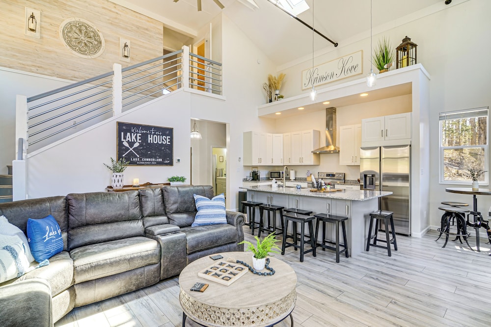 Cumberland Lake Retreat: Furnished Deck & Grill!