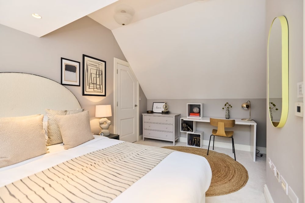 The Regent s Park Scenery - Spacious 3bdr House w Garden and Study Room