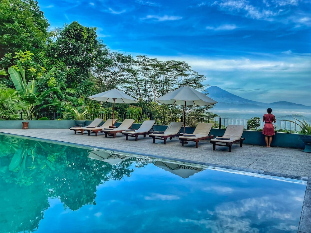 Villa Borobudur Resort