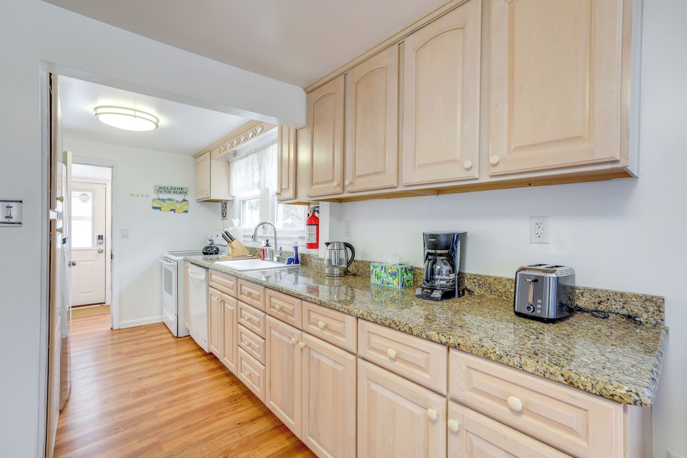 Walk to Bay & Ocean: Pet-friendly Surf City Apt