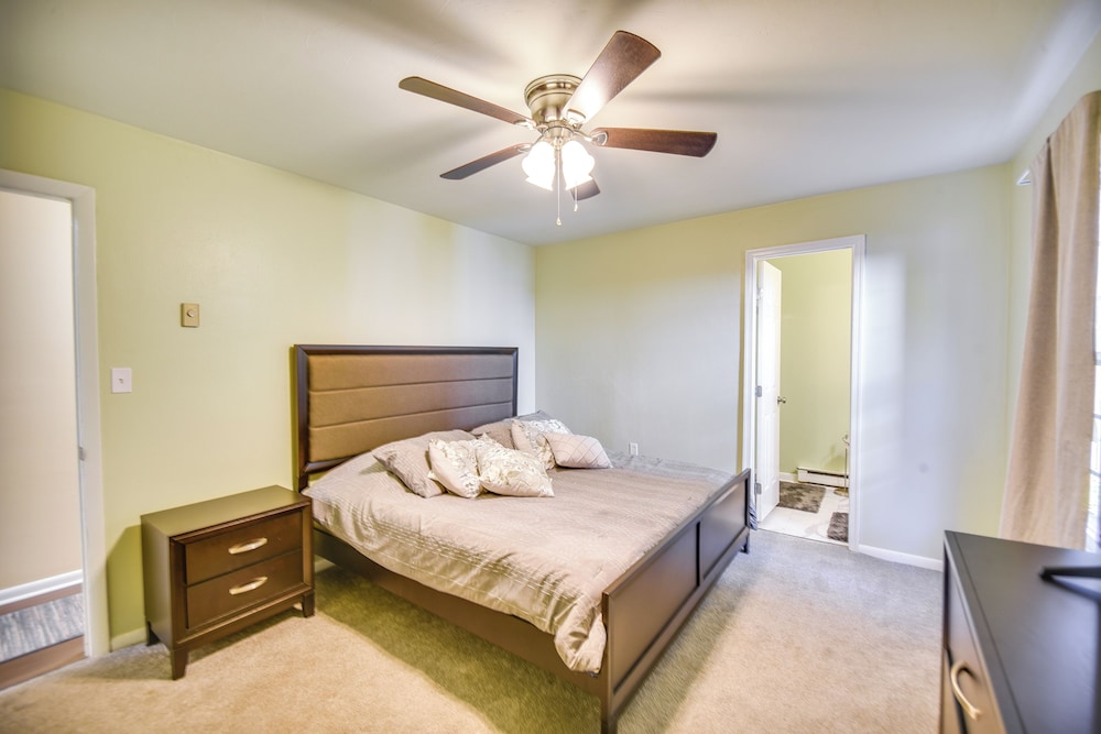 Explore & Relax! Norfolk Duplex < 1 Mi to Beach