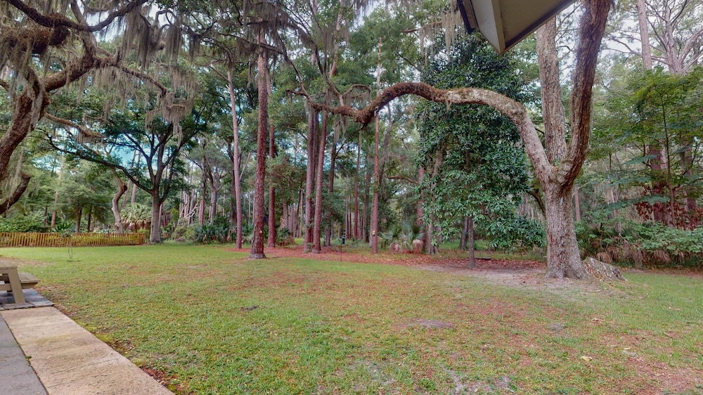 Live Oak Hideaway 4 Bedroom Home