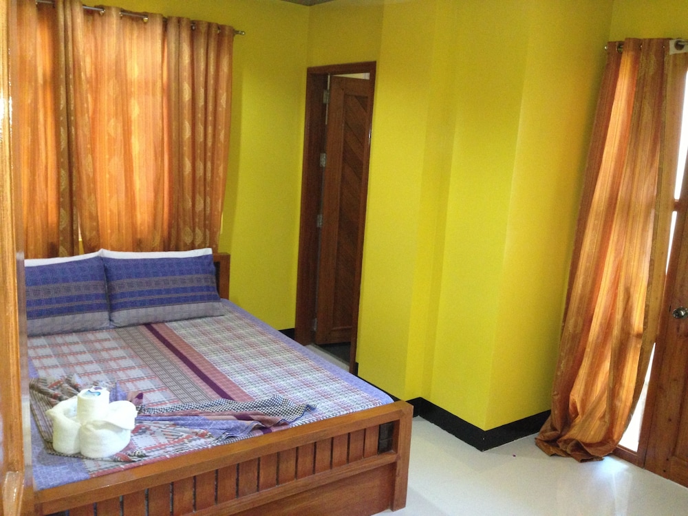 Citrine Tourist Travel Lodge