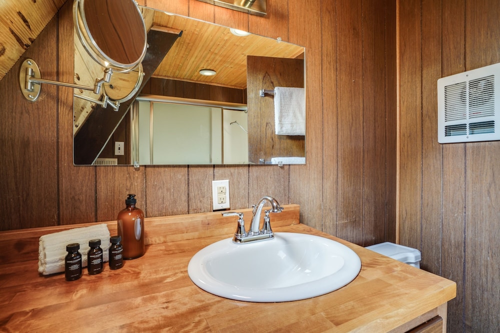 Horizon by Avantstay Stunning A-frame Cabin w Hot Tub Billiards Lake Views