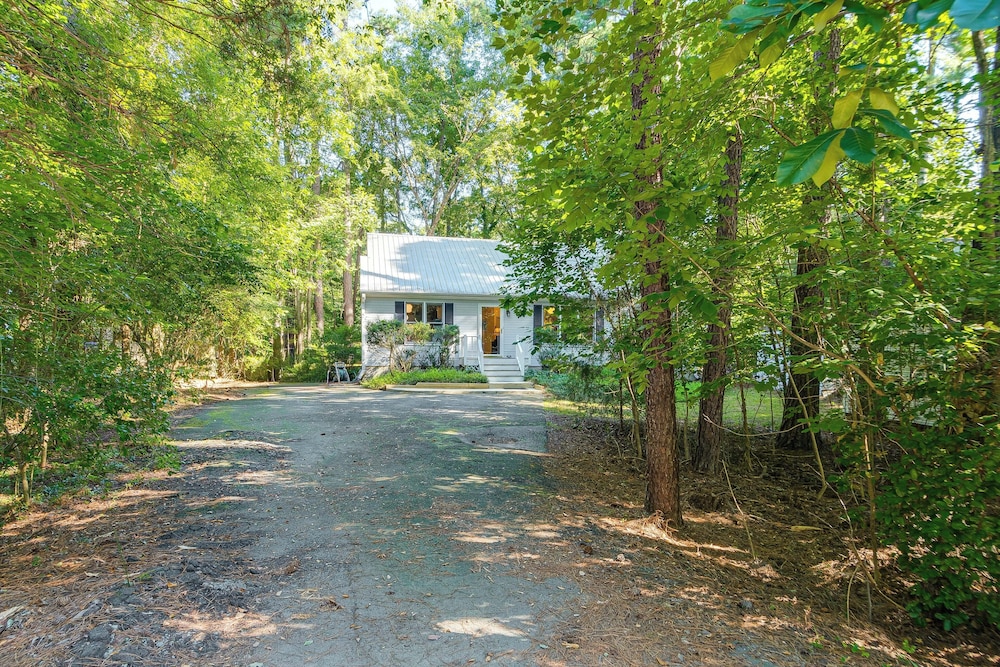 Carrboro Quaint! 2 Mi to Heart of Chapel Hill!