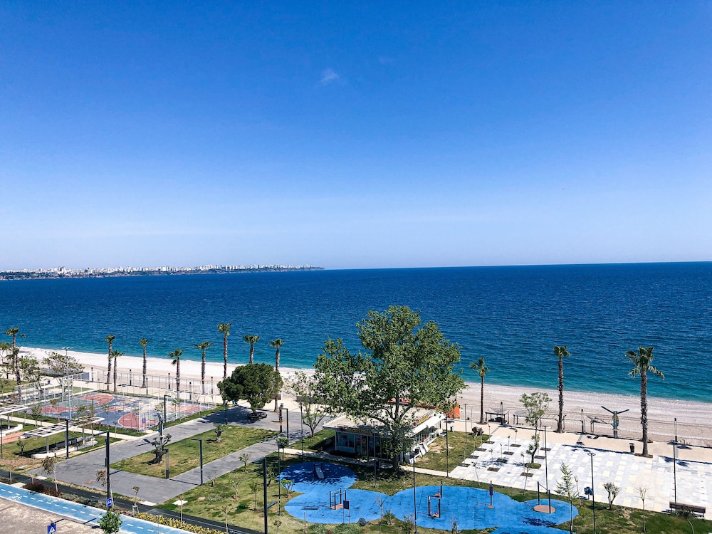 ONLY ONE Suites&Residence view 5