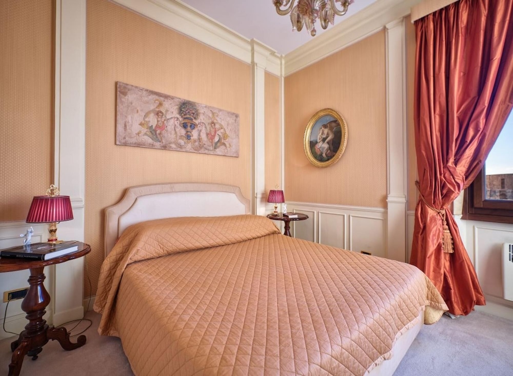 Colosseum Penthouse - Treasurerome Beyond