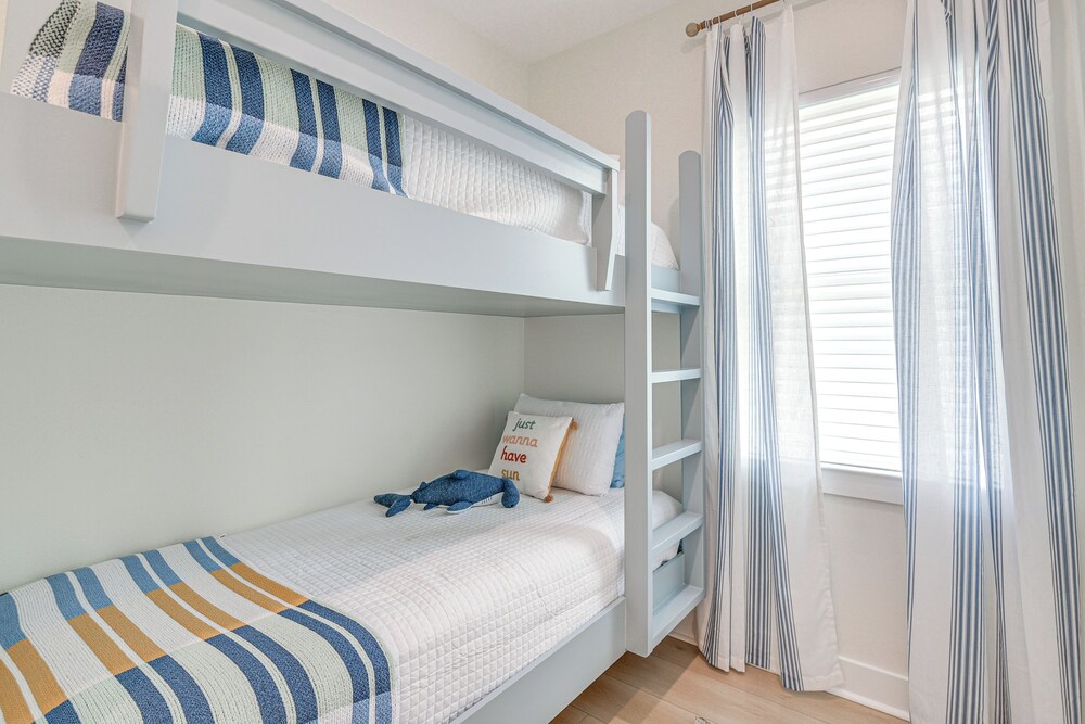 Walk to Beach: Galveston Gem w/ Pool Access
