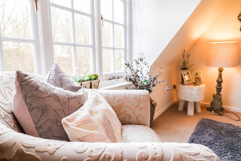 Charming Period Cottage With Free Wifi