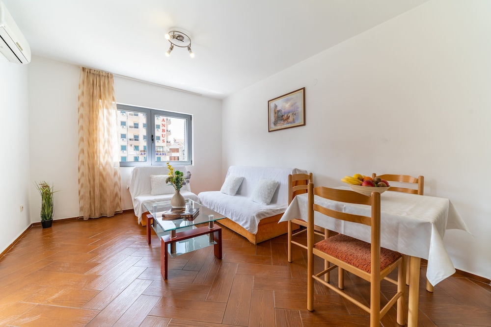 SMS Apartments