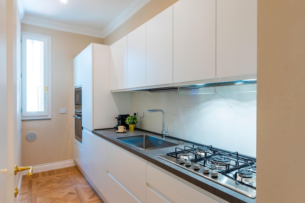 Fantastic 3 BD Apartment Near Santa Maria Novella Via Della Spada