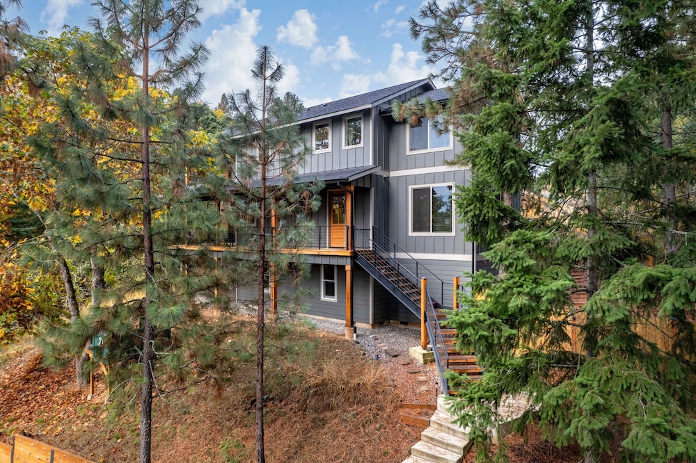 Evergreen Retreat A 30 Night Minimum 3 Bedroom Home