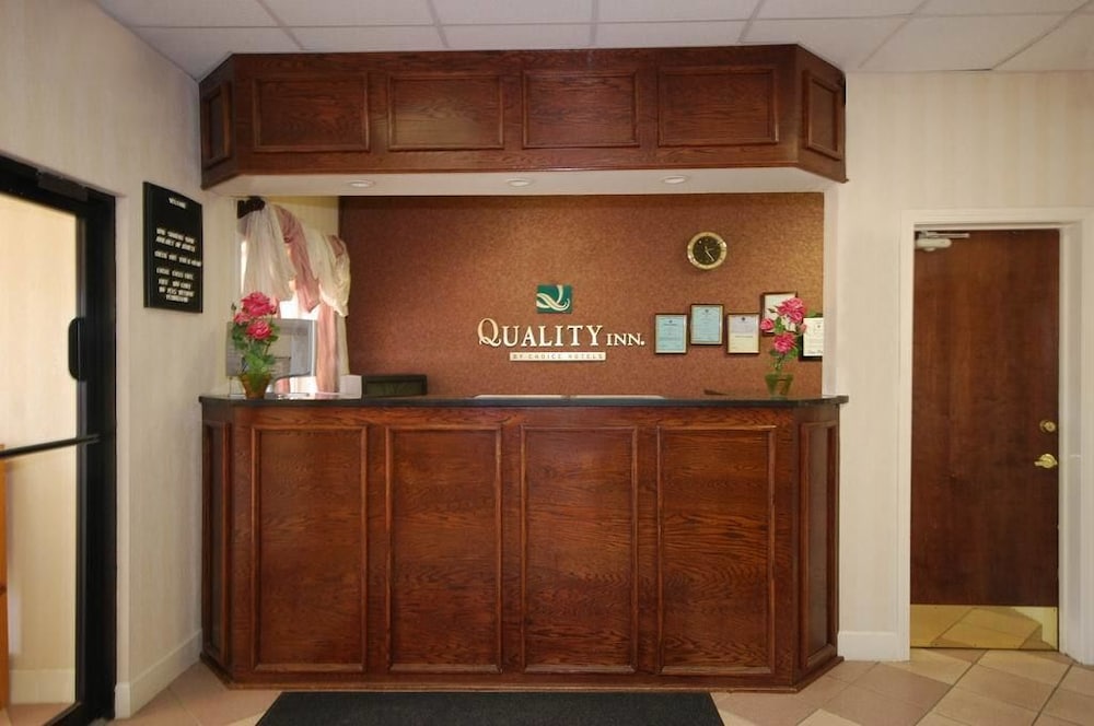 Quality Inn Pell City I-20 exit 158 view 4