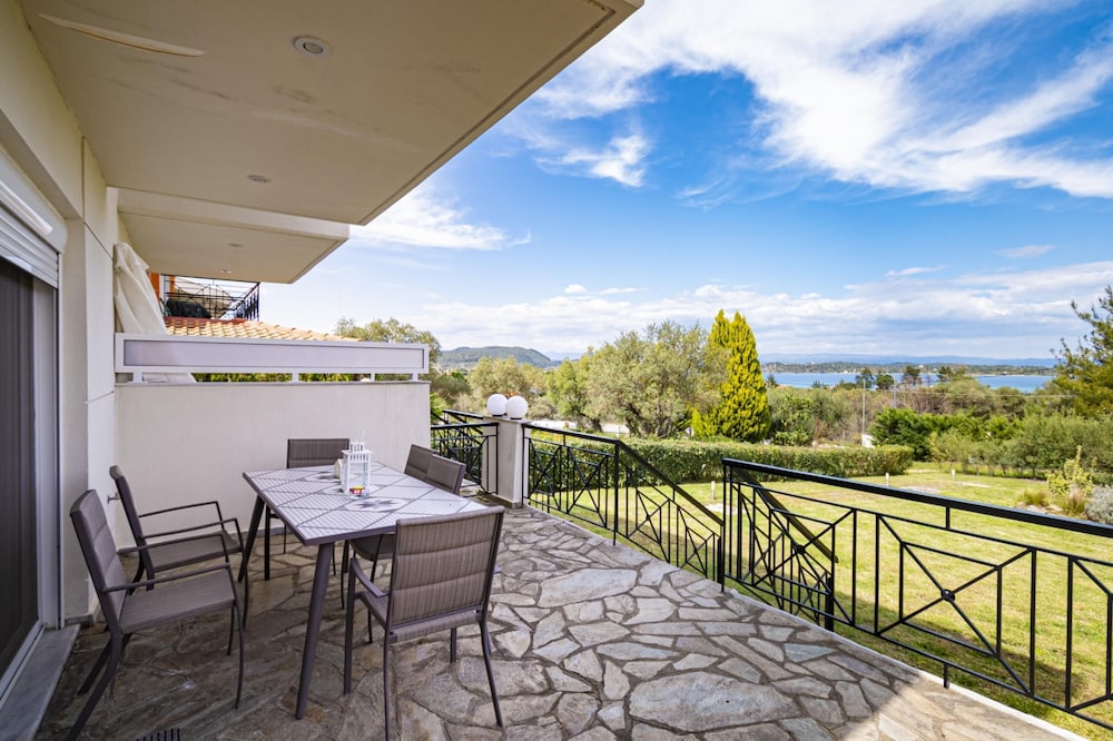 Thalia Maisonette No 6 by Travel Pro Services view 3
