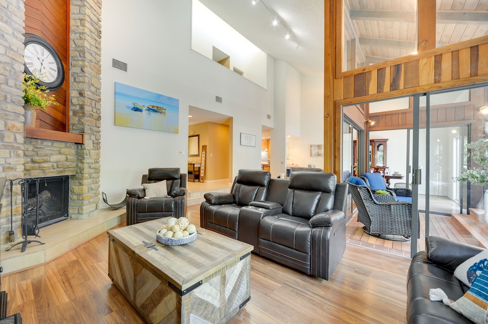 Dog-friendly Texas Retreat w/ Fireplace Grill! - Property Image 2