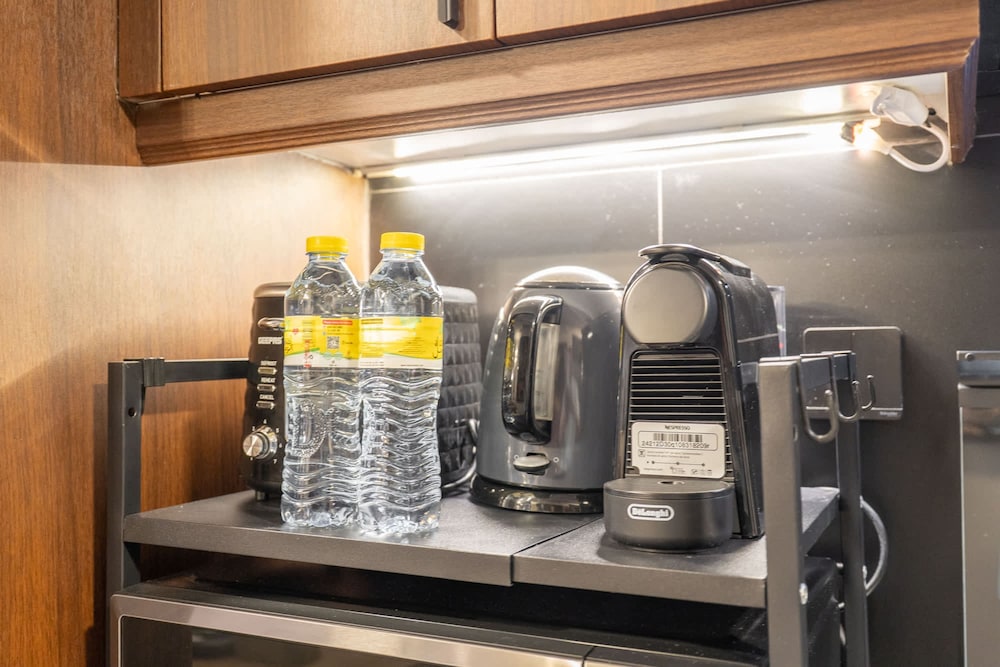 Extravagant Studio Stay for 2 in JVC