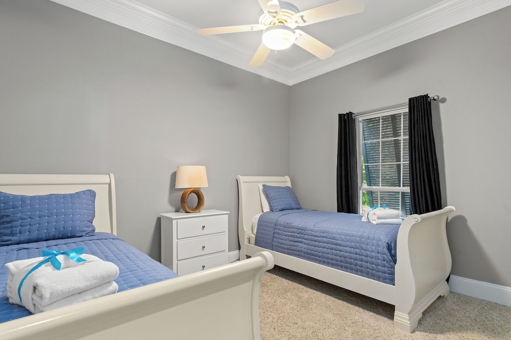 Sugar Sand Retreat 3-bed, 2-bath Beach Getaway With Private Pool, Sleeps 8!
