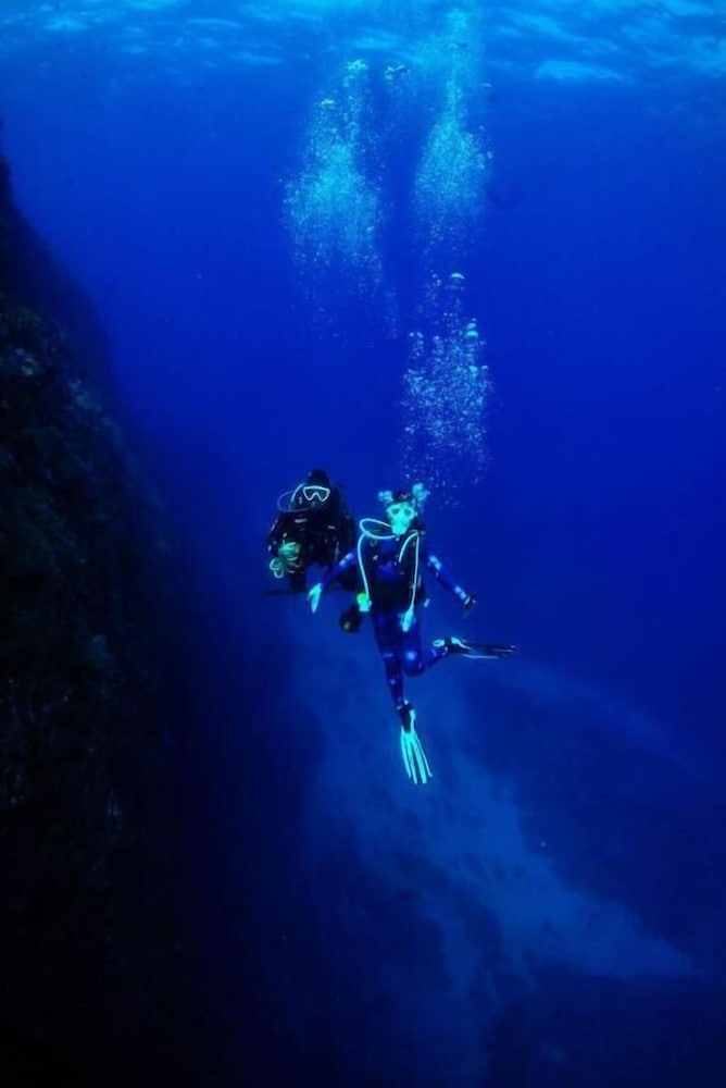 Blue Hole Dive Center