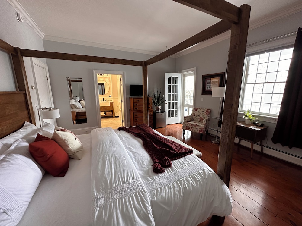 The Ellis Inn