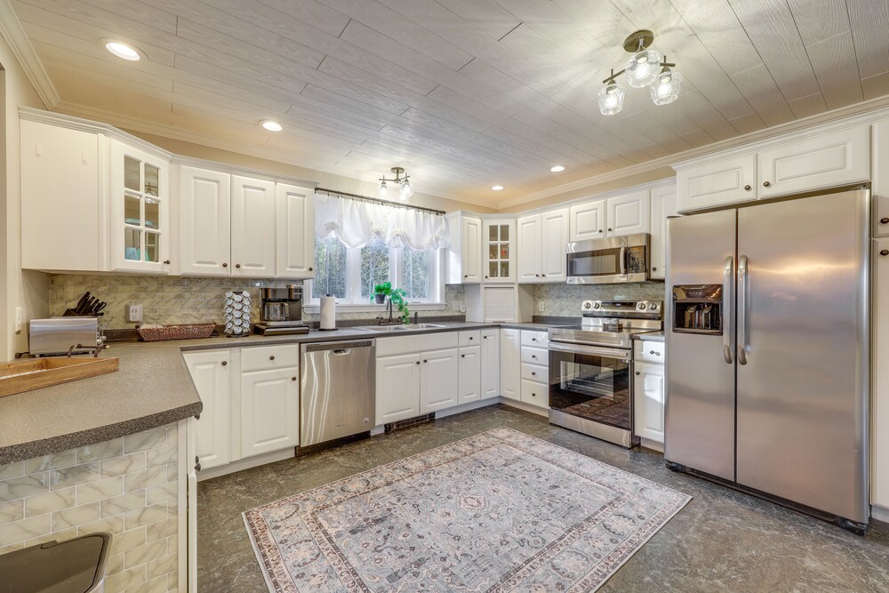 Spacious Eagle Lake Home w/ Fireplace & Deck