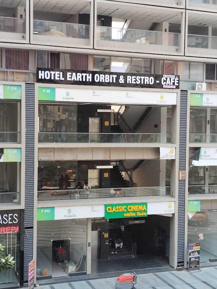 Hotel Earth Orbit