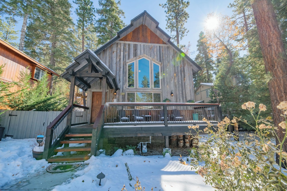 Silver Pine Lodge