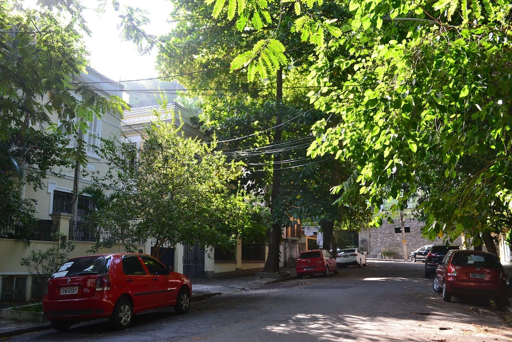 Casa Amarela Guest House - ZONA SUL