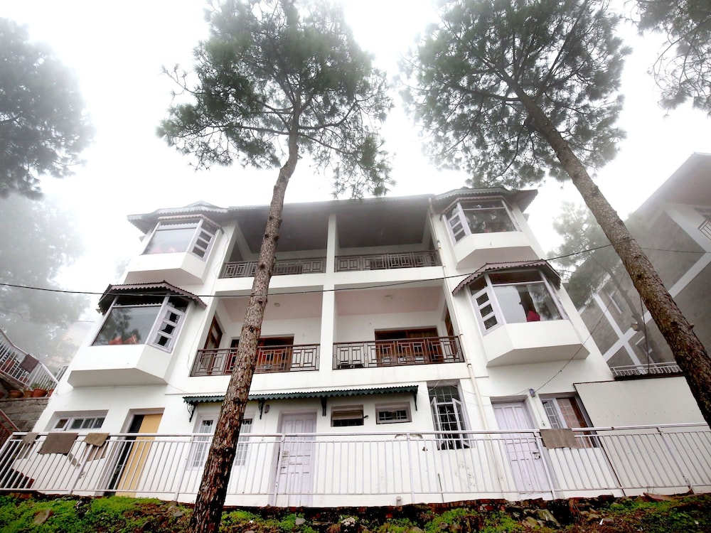 OYO 9660 Blossom Resort