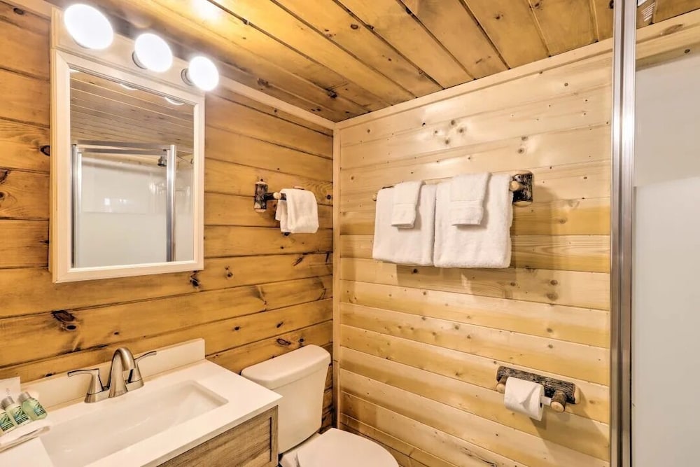 stayNantahala – Smoky Mountain Cabins and Luxury Yurts
