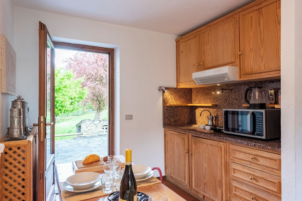 Charming Apartment With Garden in Courmay