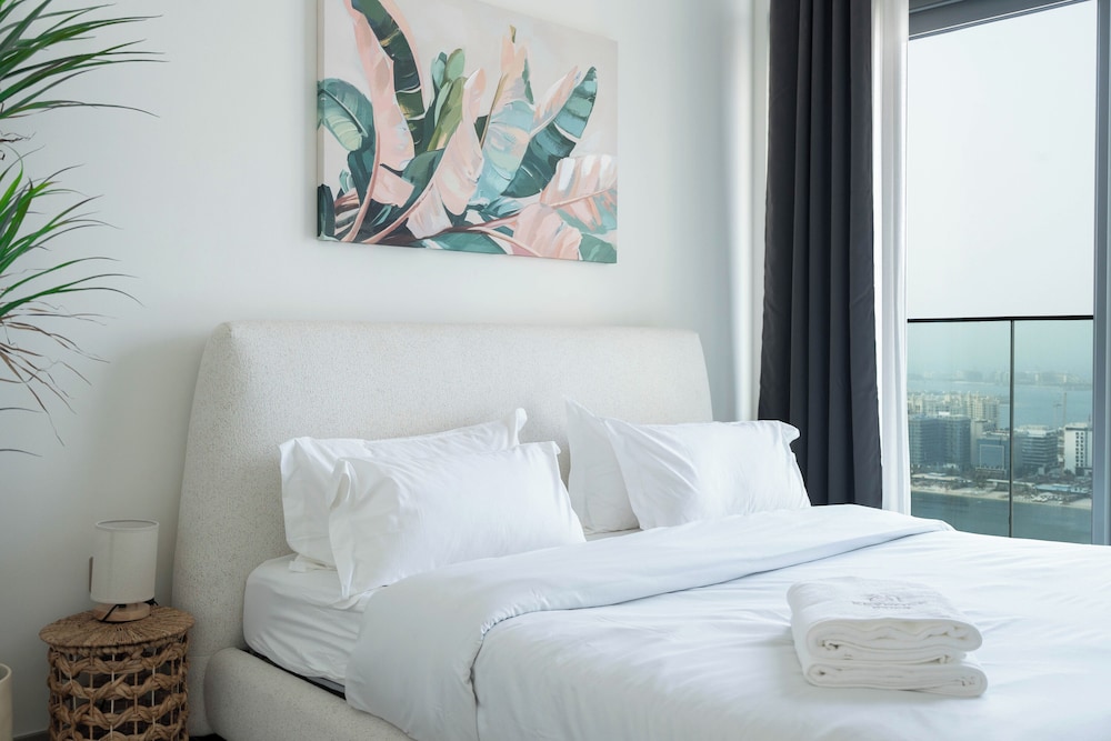 KeyRock - Sea View Beachfront Penthouse