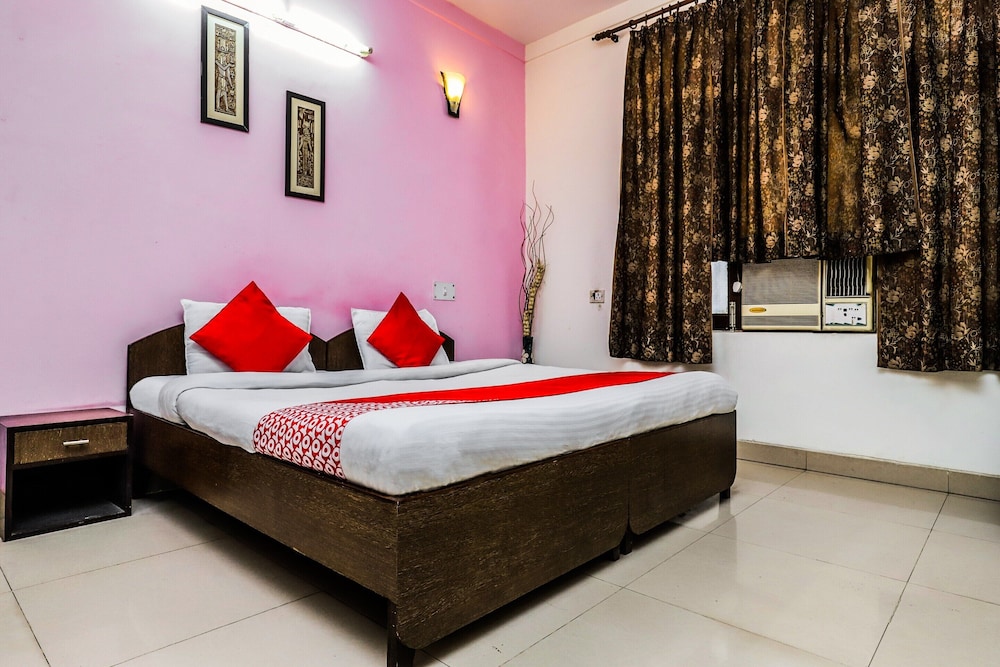 OYO 457 Hotel Mittal Residency