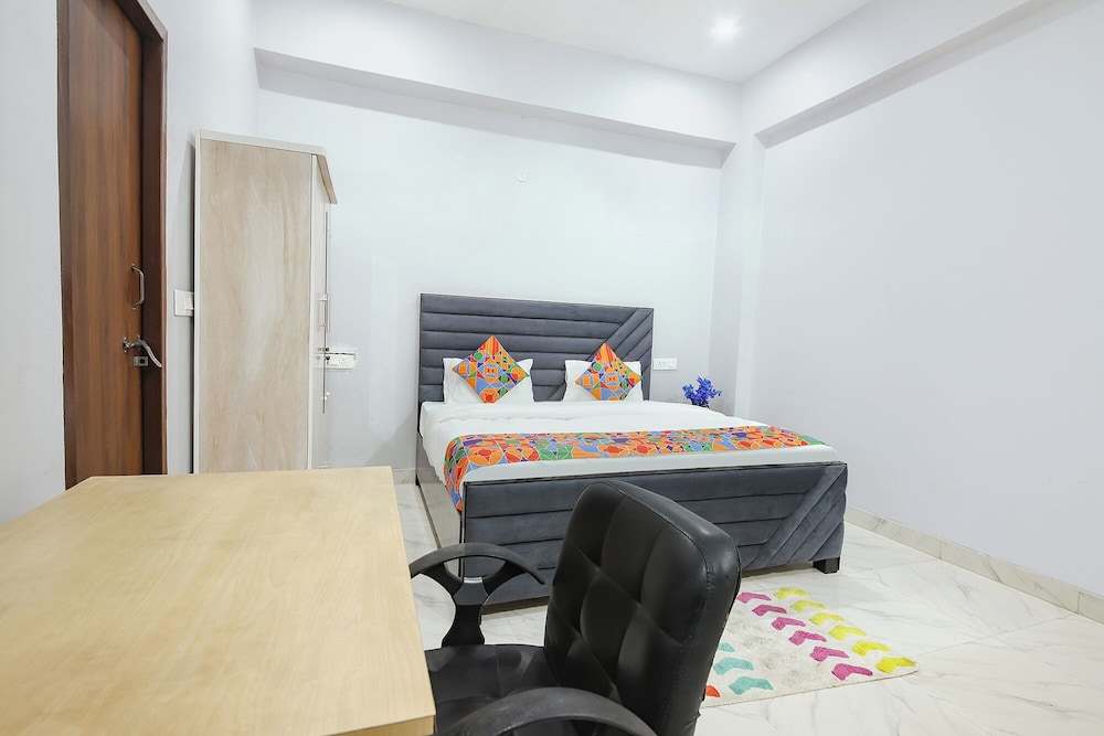 Fabhotel City Charm