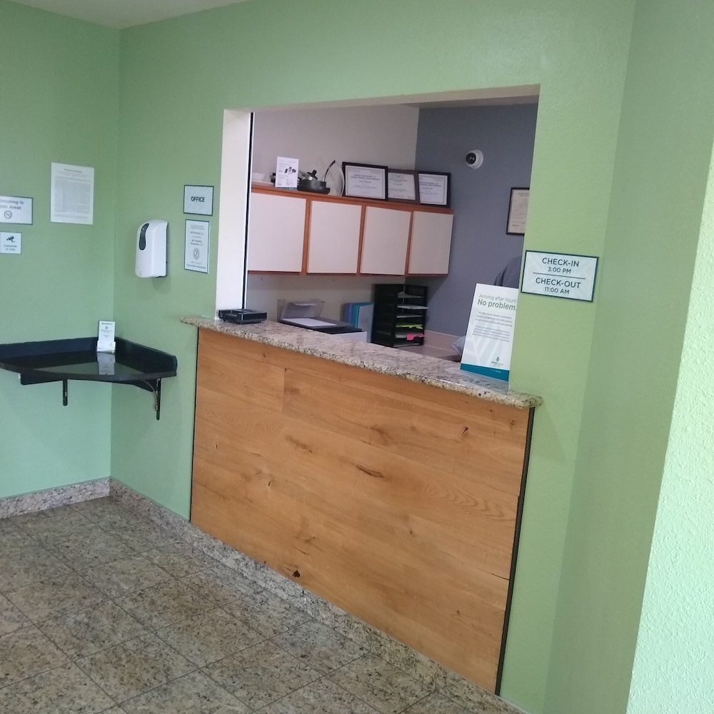 WoodSpring Suites Holland - Grand Rapids