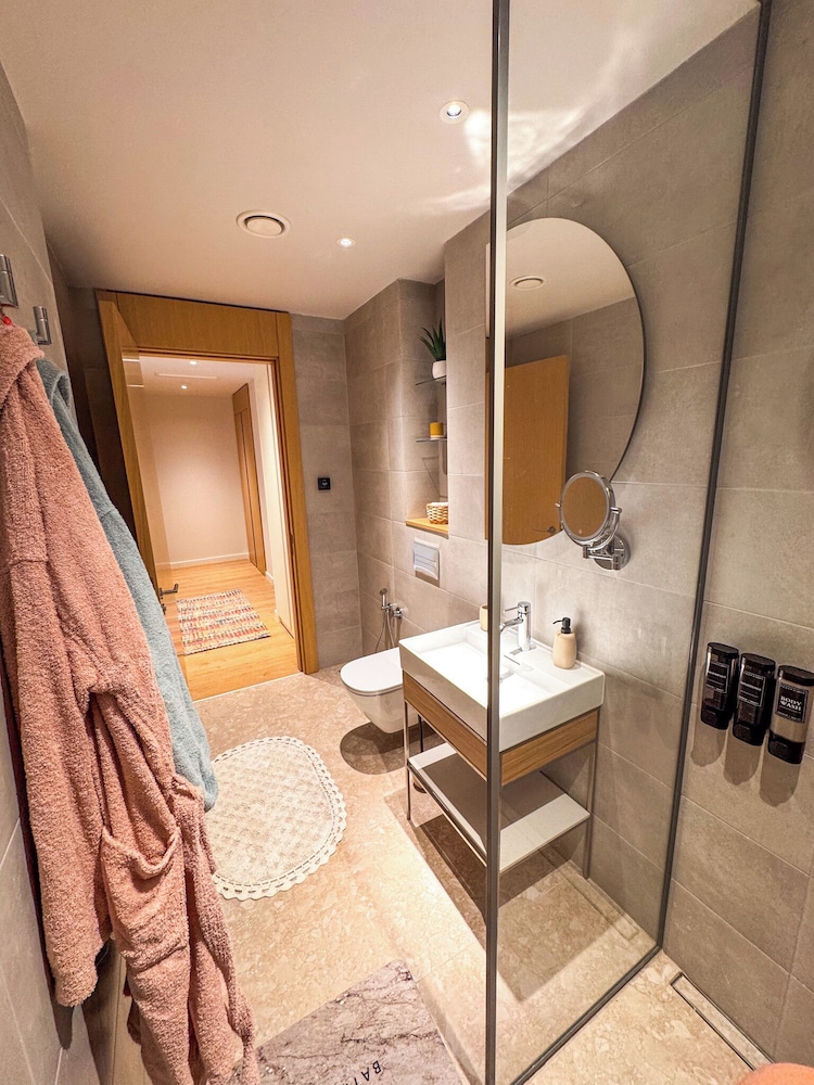 Qumi Porto Suites
