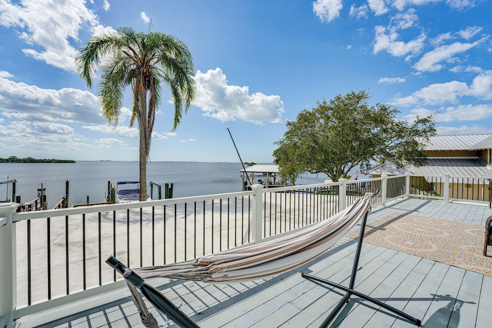 Gulf Coast Luxury! Quiet Home 4 Mi to Sponge Docks