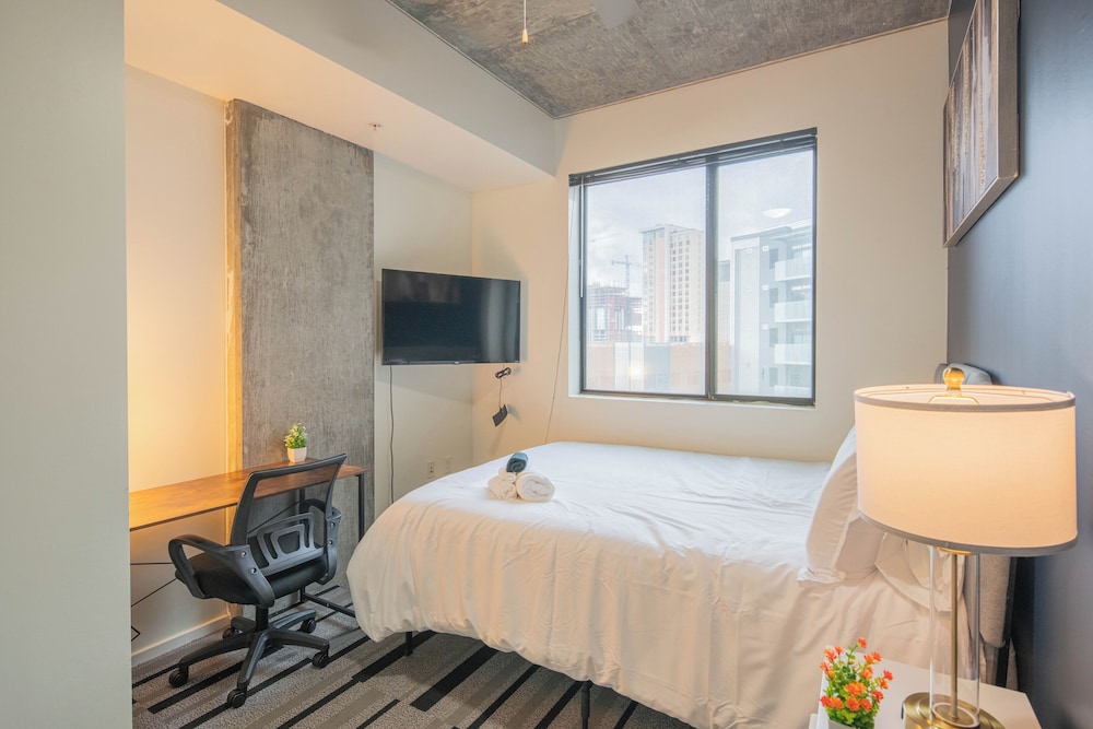ROVE LIVING/KL - Roosevelt Point