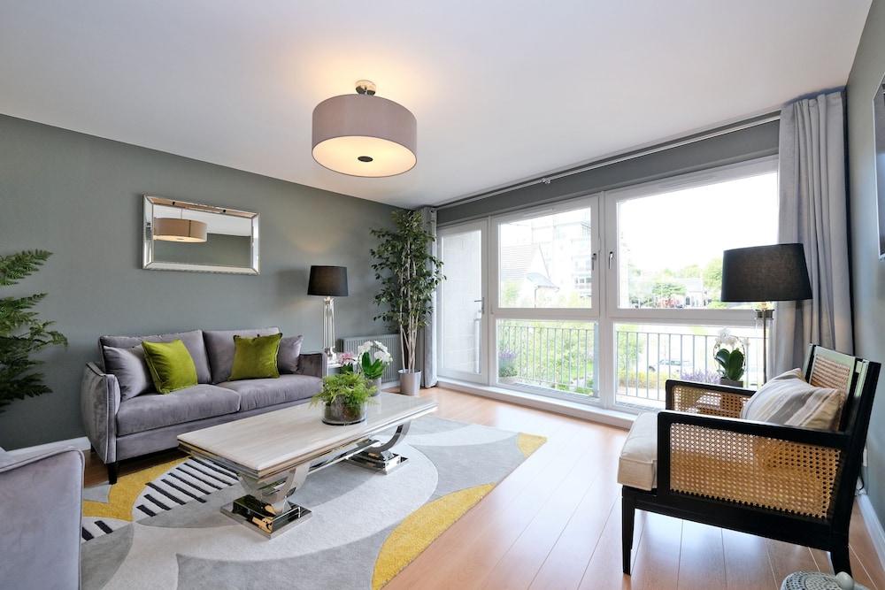 Bright and Spacious Home With a Balcony and City Views