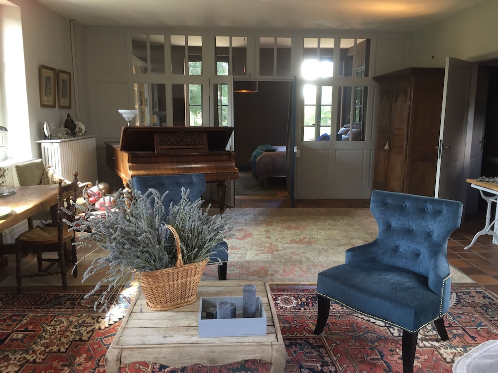 Rouge Maison view 2