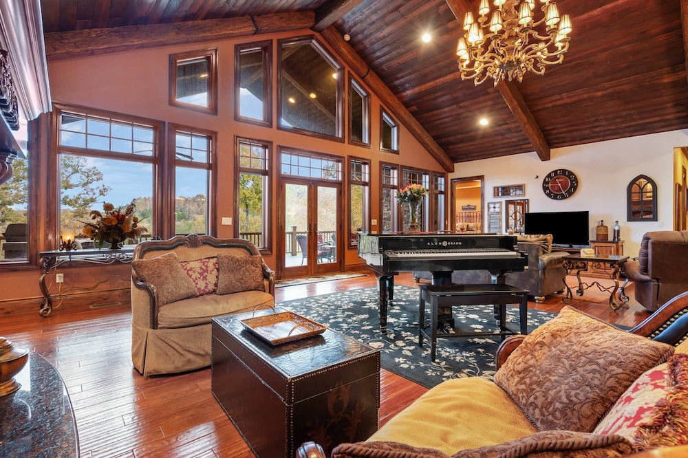 The Lodge at Rock Canyon