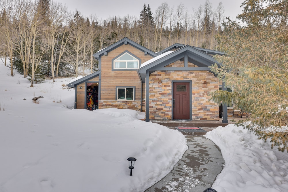 Modern Alma Vacation Rental w/ Mountain Views! in Alma, US